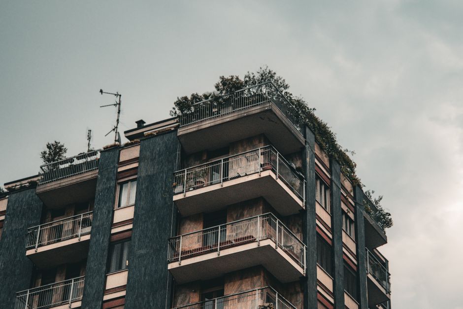 Rilascio di un immobile e proprietà: non sempre il giudice deve decidere chi è proprietario