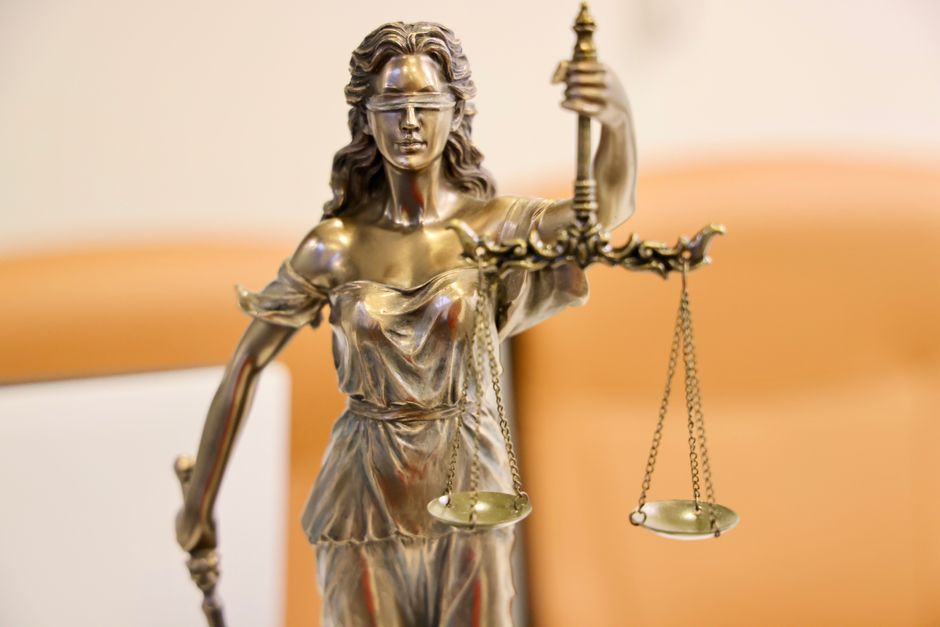 Danni da cosa in custodia: la condotta del danneggiato può interrompere il nesso causale