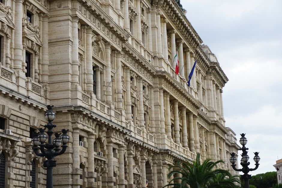 CITTADINANZA ITALIANA PER LINEA MATERNA: COME SI PROVA LO IURE SANGUINIS E QUANDO LA NATURALIZZAZIONE INTERROMPE LA DISCENDENZA? TRIBUNALE DI VENEZIA N. 14624/2026