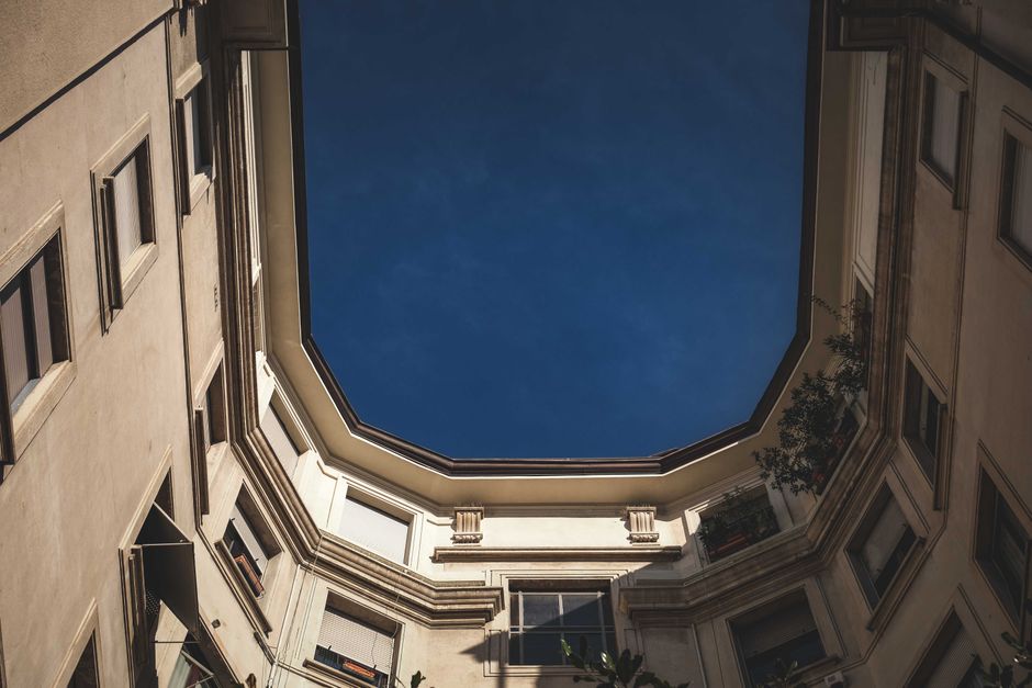 Mediazione immobiliare: il diritto alla provvigione nasce solo se l’affare è collegato all’attività del mediatore