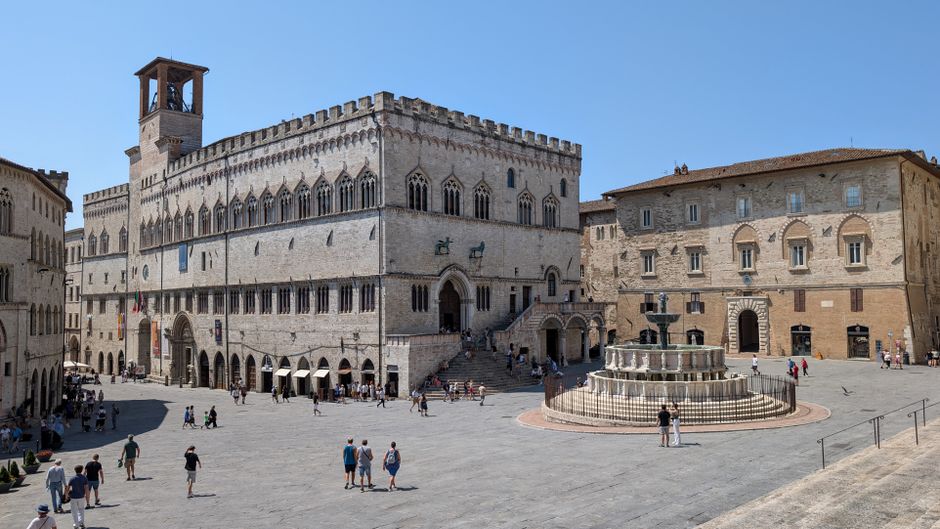 Cancello condominiale che limita il posto auto privato: quali diritti entrano in conflitto